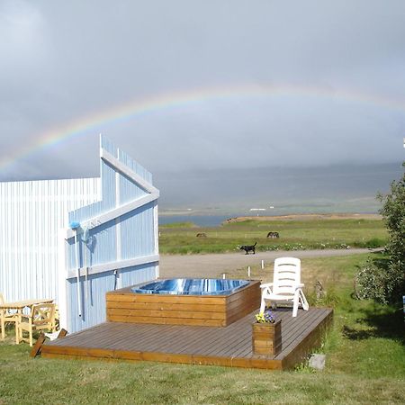 Guesthouse Petursborg Akureyri Bagian luar foto