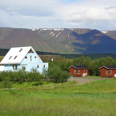 Guesthouse Petursborg Akureyri Bagian luar foto