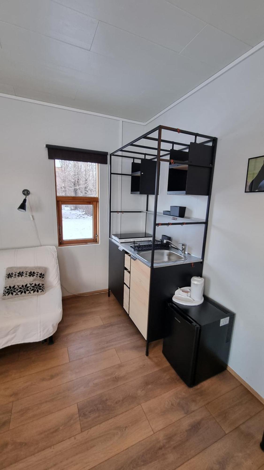 Guesthouse Petursborg Akureyri Bagian luar foto