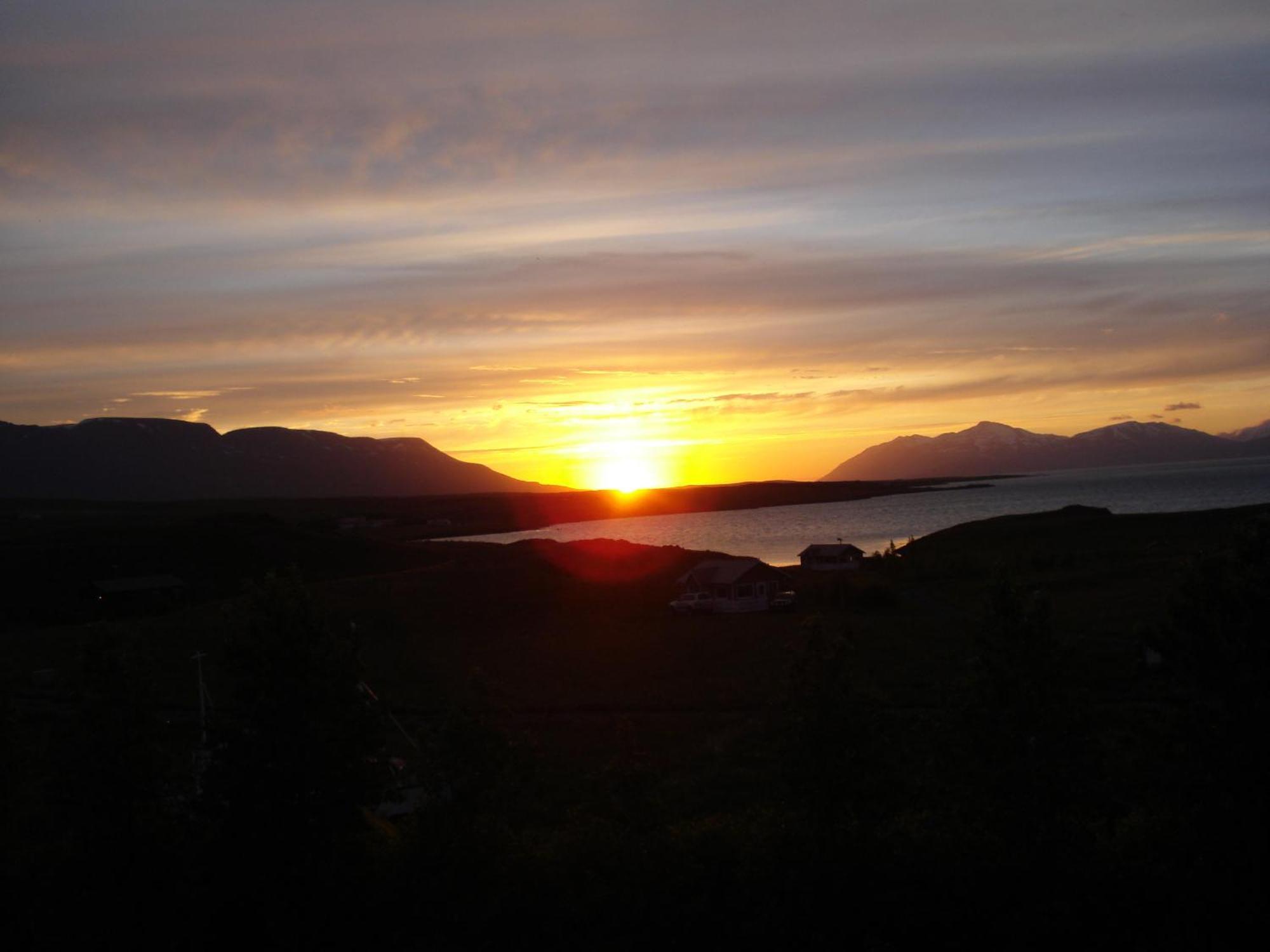 Guesthouse Petursborg Akureyri Bagian luar foto