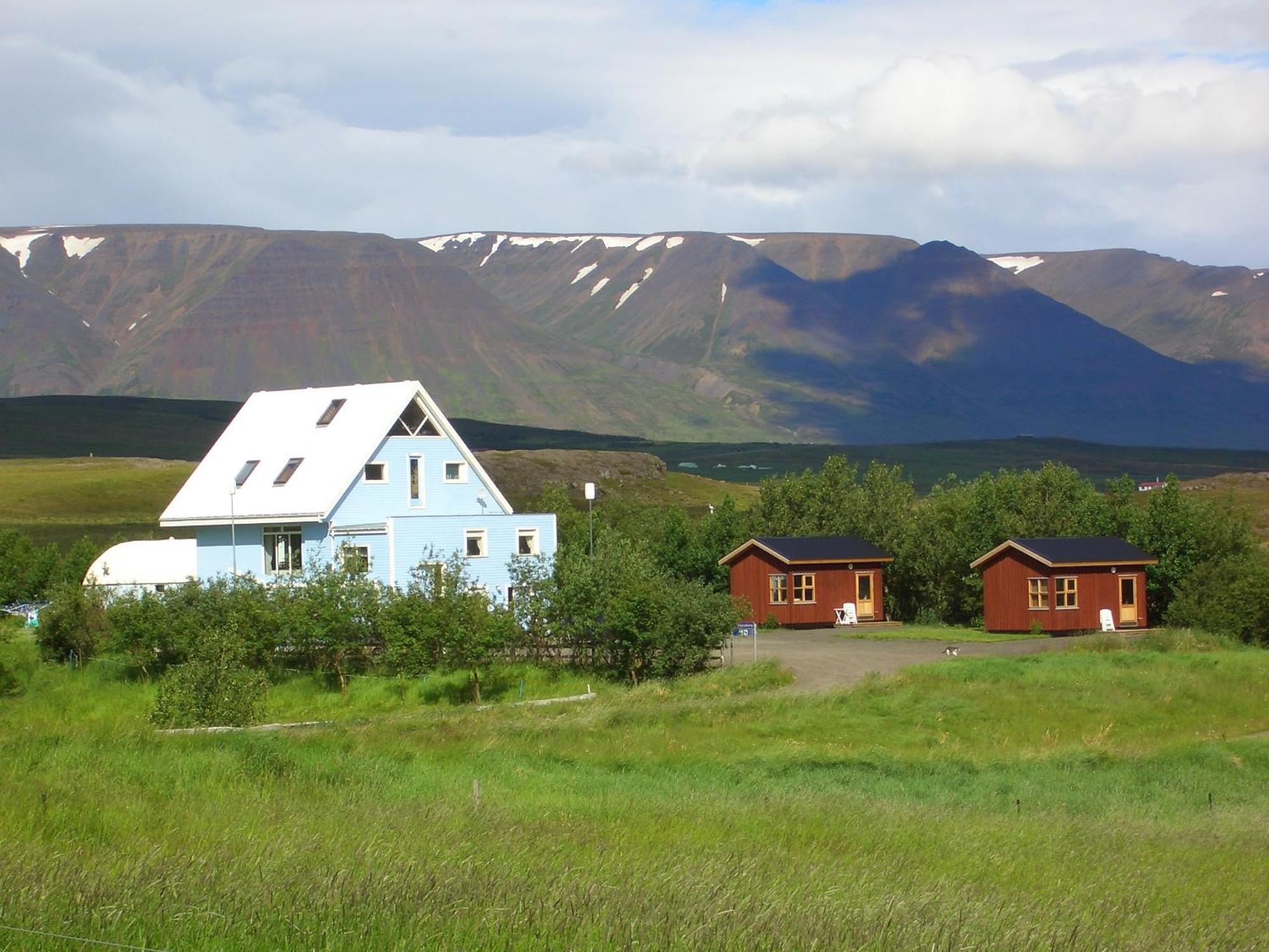 Guesthouse Petursborg Akureyri Bagian luar foto