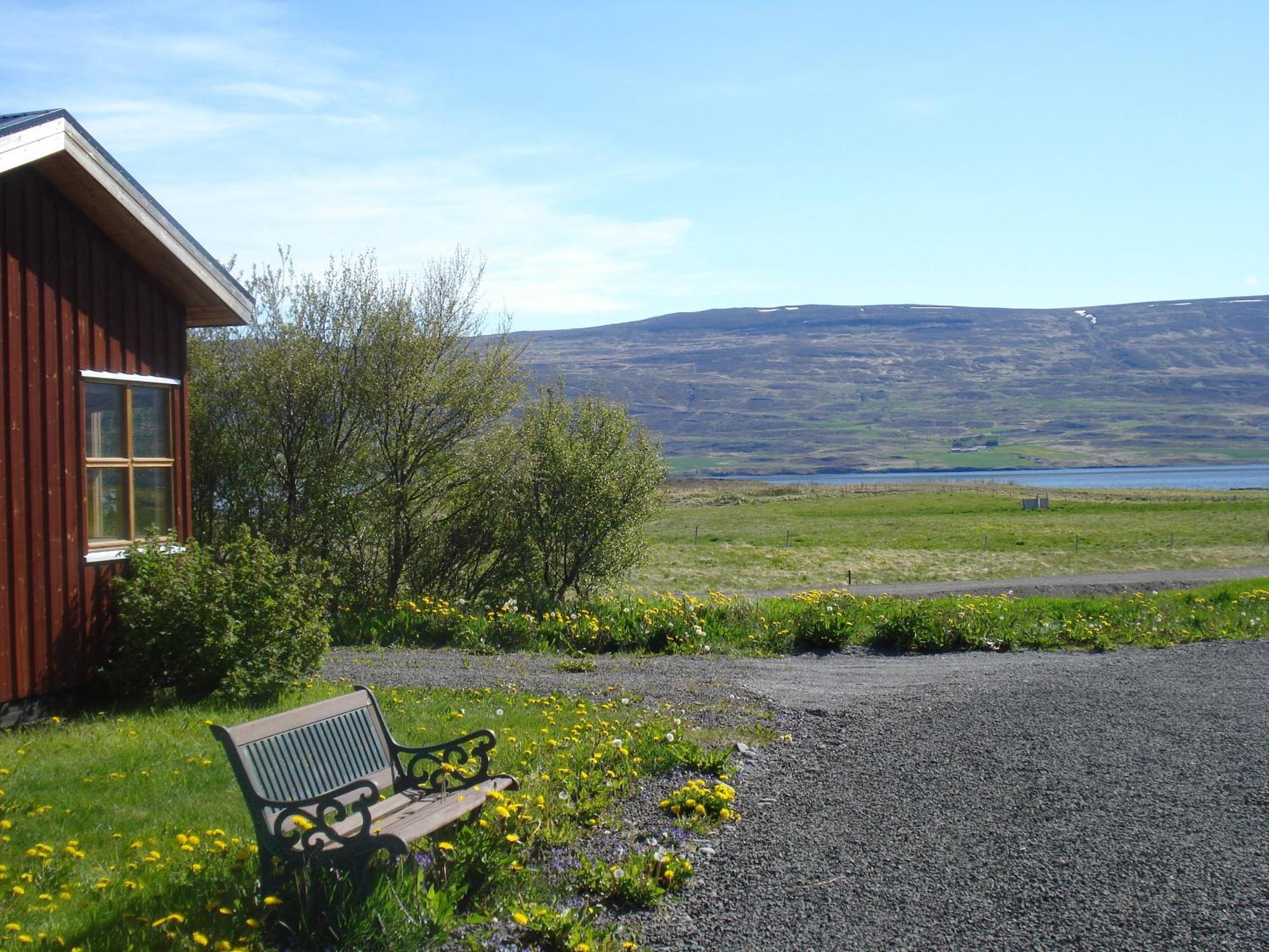 Guesthouse Petursborg Akureyri Bagian luar foto