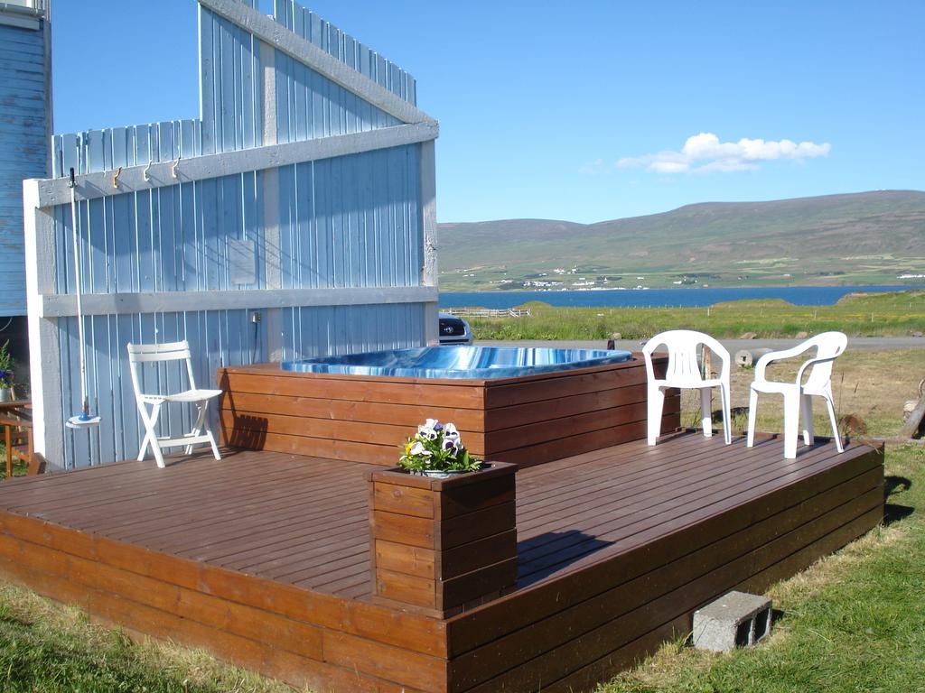 Guesthouse Petursborg Akureyri Bagian luar foto