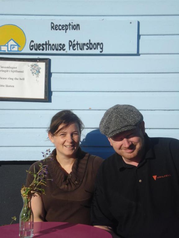 Guesthouse Petursborg Akureyri Bagian luar foto