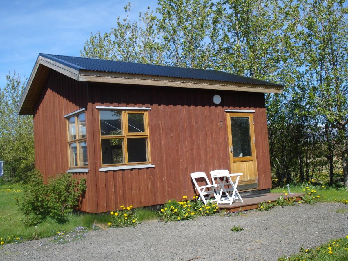 Guesthouse Petursborg Akureyri Bagian luar foto